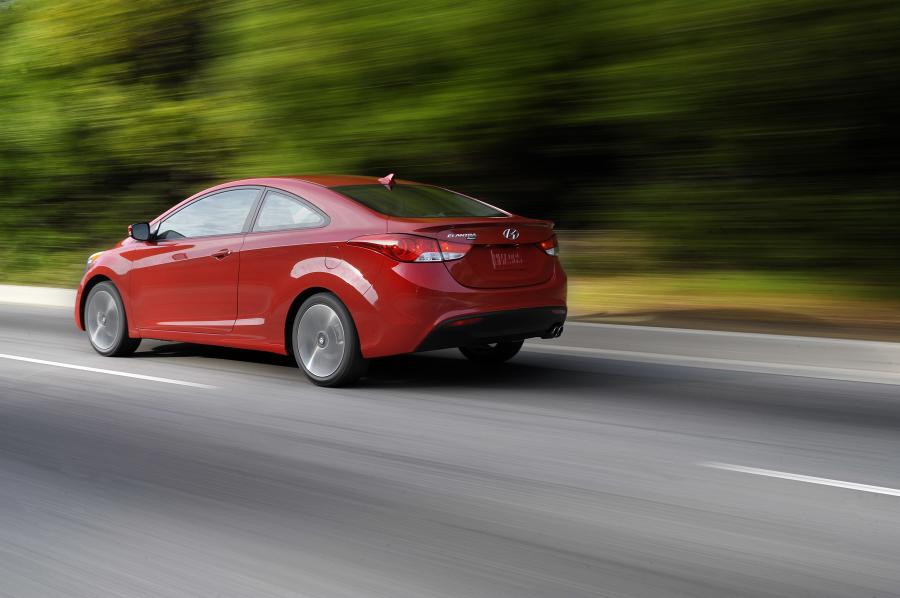  Hyundai Elantra Coupe 2012 года  (фото 39 из 88)